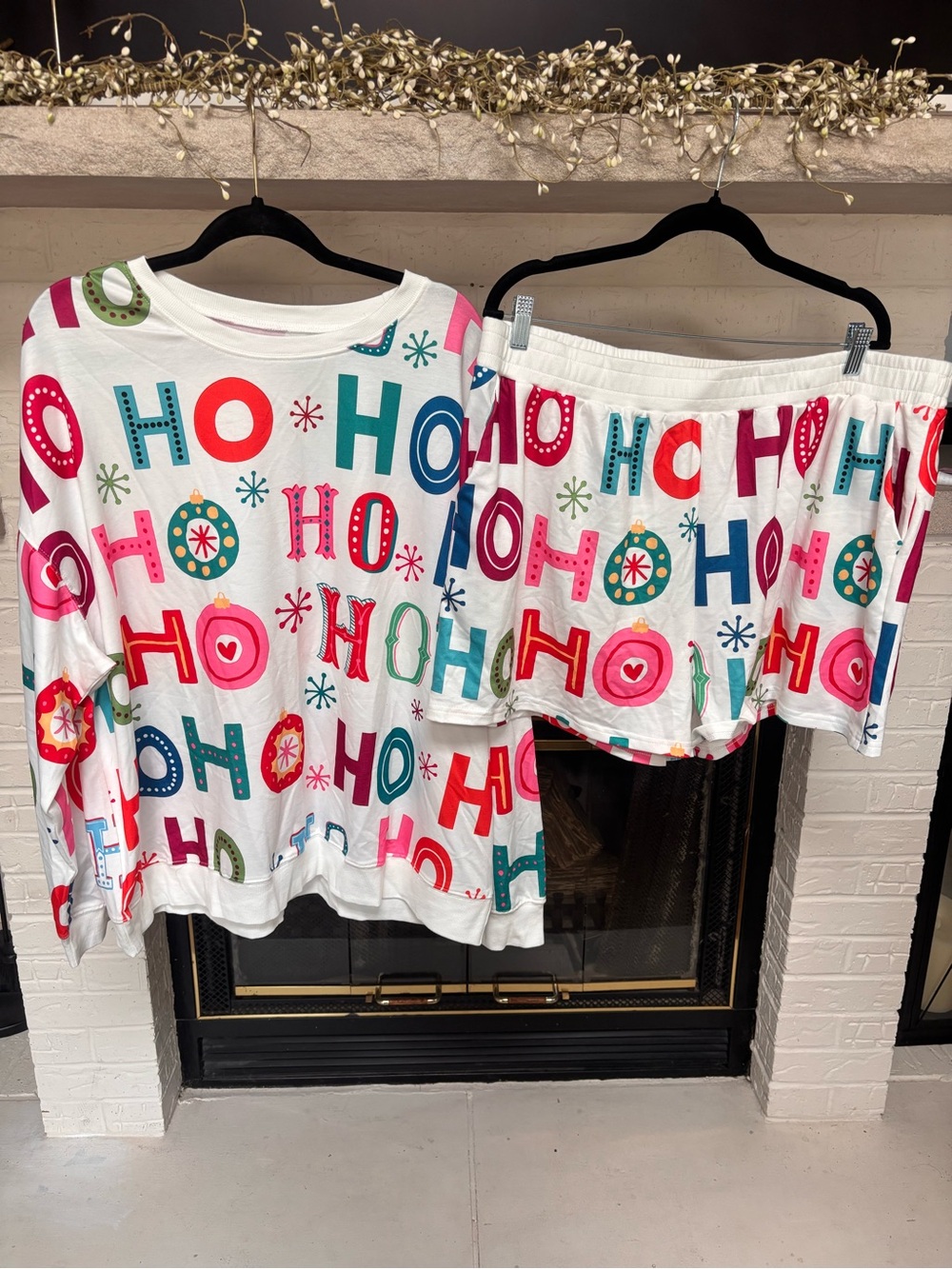 Women’s White Holiday 'HO HO' Cotton Pajama Top & Shorts Set